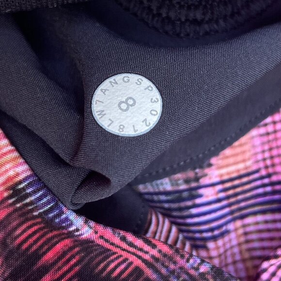 Lululemon Size 8 Women Spring Break Away Shorts Pink Print Sun Dazed 3.5" Inseam - Picture 7 of 7